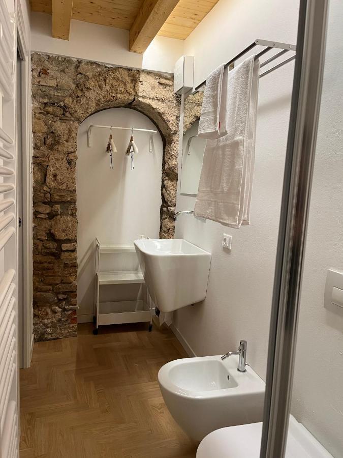La Piccola Casa Al Lago - Intera Casa Con 3 Camere E 2 Box Сало Экстерьер фото
