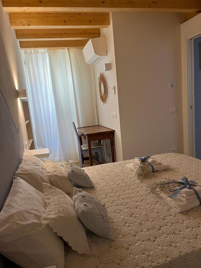 La Piccola Casa Al Lago - Intera Casa Con 3 Camere E 2 Box Сало Экстерьер фото