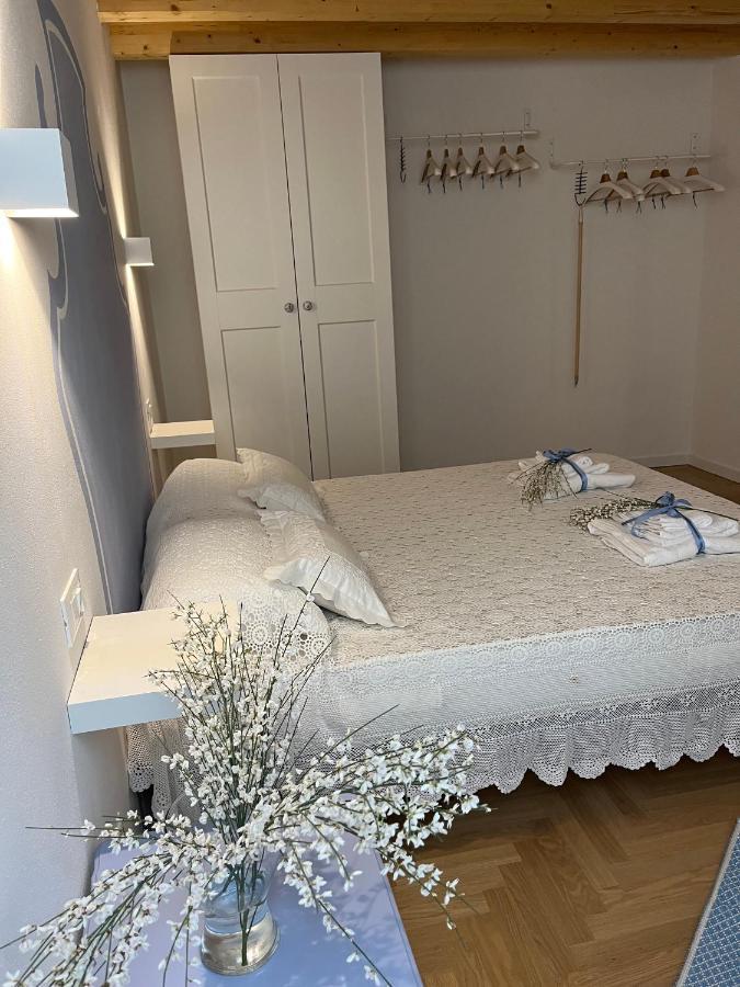 La Piccola Casa Al Lago - Intera Casa Con 3 Camere E 2 Box Сало Экстерьер фото