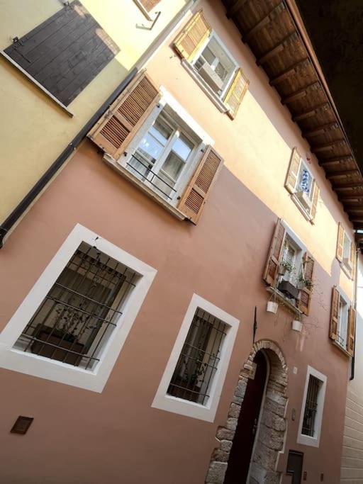 La Piccola Casa Al Lago - Intera Casa Con 3 Camere E 2 Box Сало Экстерьер фото
