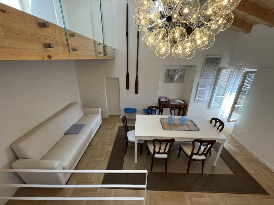 La Piccola Casa Al Lago - Intera Casa Con 3 Camere E 2 Box Сало Экстерьер фото