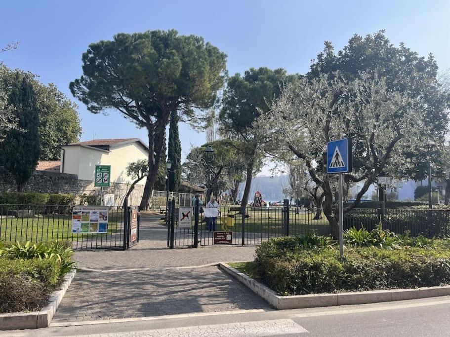 La Piccola Casa Al Lago - Intera Casa Con 3 Camere E 2 Box Сало Экстерьер фото